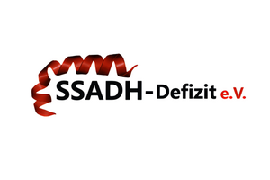 Logo mit rotem, gewelltem Band und dem Text 'SSADH-Defizit e.V.' in Schwarz und Rot.