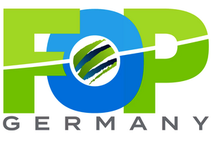 Logo mit den großen Buchstaben 'FOP' in Hellgrün und Hellblau, in der Mitte ein Kreis mit drei diagonalen Streifen, darunter 'GERMANY' in Grau.