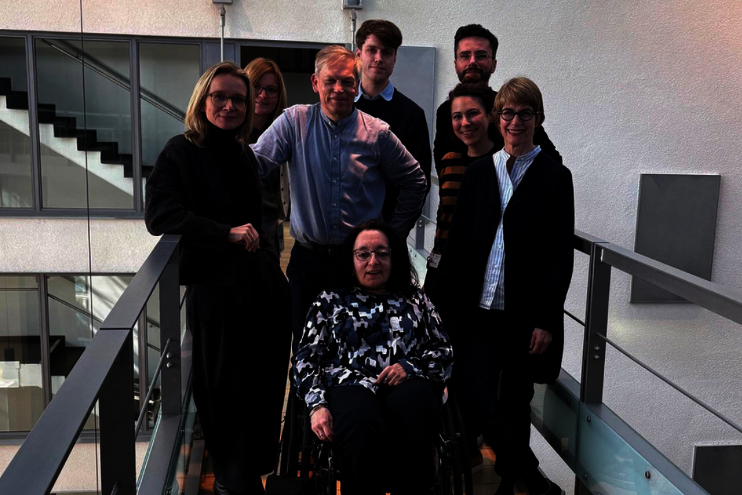 Claudia Müller-Birn (FU), Jelena Maric-Biresev, Lorenz Grigull, Moritz Fischer (Uniklinik Bonn), Peter Sörries (FU), Nadine Scholten (Uniklinik Bonn), Christine Mundlos (ACHSE), Claudia Finis (OI-Gesellschaft), © Nadine Weinstock Claudia Müller-Birn (FU), Jelena Maric-Biresev, Lorenz Grigull, Moritz Fischer (Uniklinik Bonn), Peter Sörries (FU), Nadine Scholten (Uniklinik Bonn), Christine Mundlos (ACHSE), Claudia Finis (OI-Gesellschaft), © Nadine Weinstock