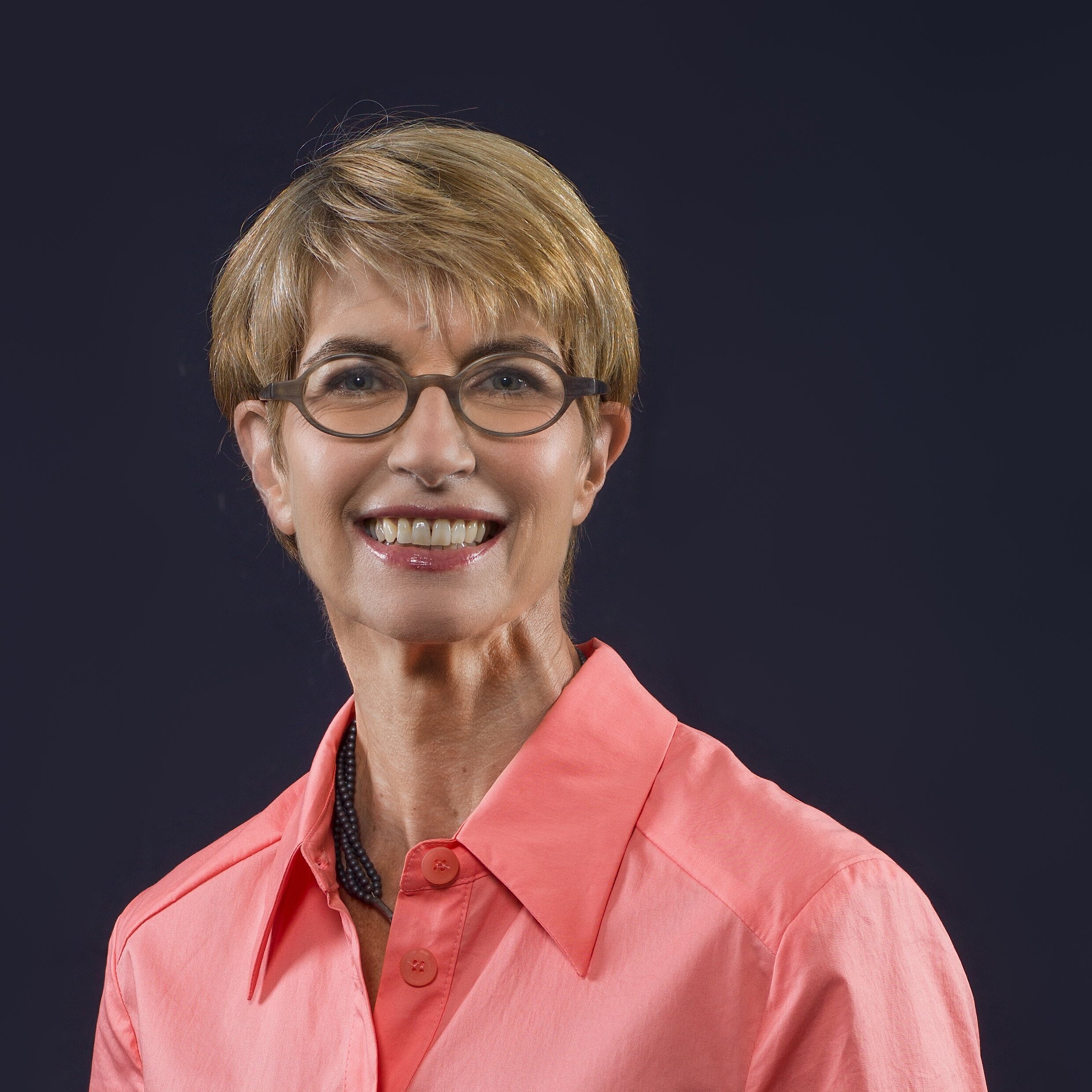 Dr. med. Christine Mundlos Dr. med. Christine Mundlos