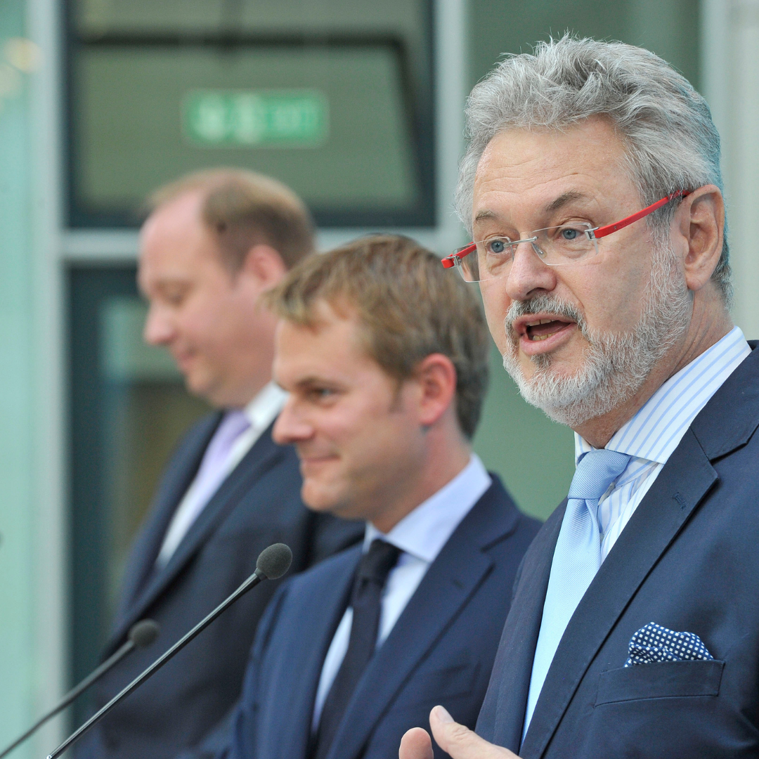 Kanzleramtschef Helge Braun, Bundesgesundheitsminister Daniel Bahr und ACHSE Vorsitzender Christoph Nachtigäller bei der Vorsteller des NAMSE Kanzleramtschef Helge Braun, Bundesgesundheitsminister Daniel Bahr und ACHSE Vorsitzender Christoph Nachtigäller bei der Vorsteller des NAMSE