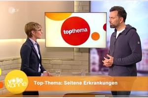 Screenshot ACHSE-Lotsin im Gespräch mit Moderator im Fernsehstudio ZDF 